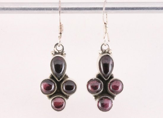 Zilveren oorbellen met granaat afbeelding 4