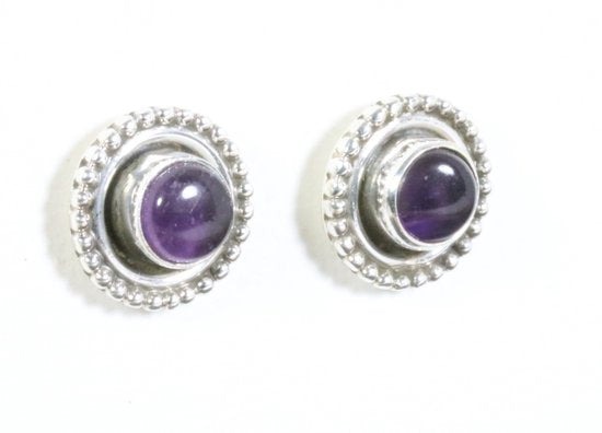 Fijne bewerkte ronde zilveren oorstekers met amethist afbeelding 1