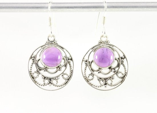 Ronde opengewerkte zilveren oorbellen met amethist afbeelding 4