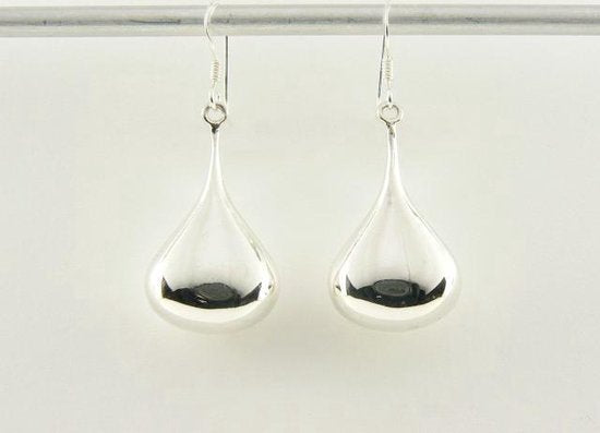 Druppelvormige zilveren oorbellen afbeelding 1