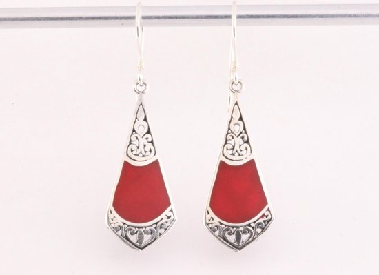 Opengewerkte zilveren oorbellen met rode koraal steen afbeelding 1