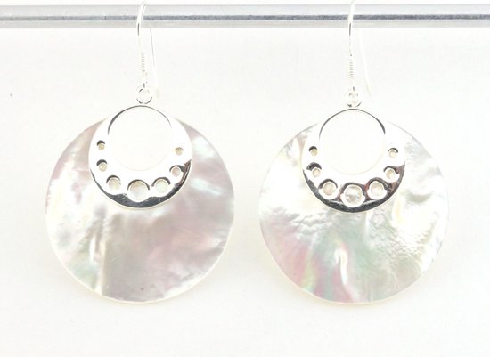 Zilveren oorbellen met grote ronde parelmoer afbeelding 3