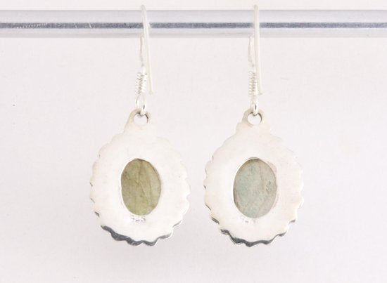 Bewerkte zilveren oorbellen met labradoriet afbeelding 2