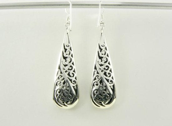 Lange opengewerkte druppelvormige zilveren oorbellen afbeelding 4