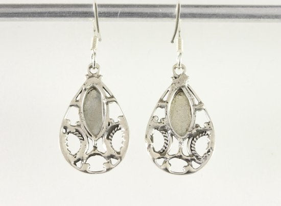 Opengewerkte zilveren oorbellen met labradoriet afbeelding 3