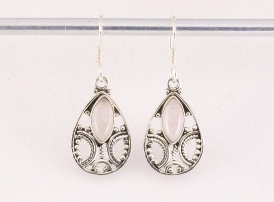 Opengewerkte zilveren oorbellen met rozenkwarts afbeelding 4