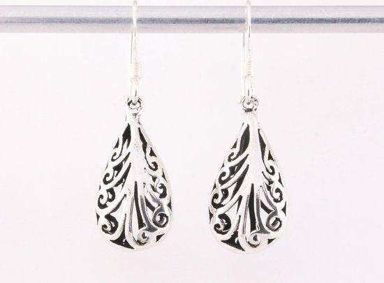 Opengewerkte druppelvormige zilveren oorbellen afbeelding 3
