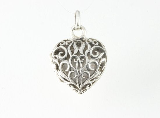 Fijn opengewerkt hartvormig zilveren medaillon afbeelding 1