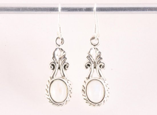 Bewerkte zilveren oorbellen met regenboog maansteen afbeelding 4