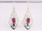 Opengewerkte zilveren oorbellen met robijn afbeelding 4