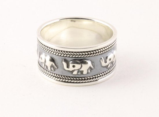 Brede zilveren ring met olifanten afbeelding 1