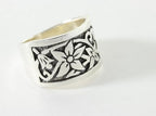 Zilveren ring met bloemengravering afbeelding 1