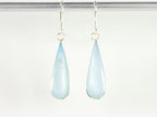 Druppelvormige zilveren oorbellen met lichtblauwe schelp afbeelding 4
