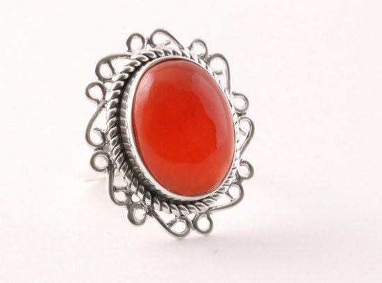Bewerkte zilveren ring met carneool afbeelding 1