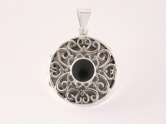 Rond opengewerkt zilveren medaillon met onyx afbeelding 4