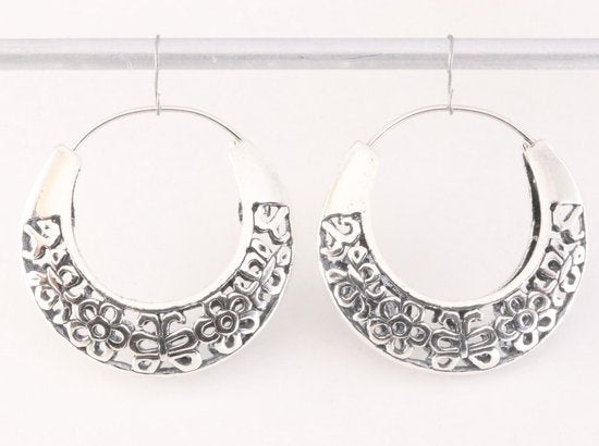 Grote opengewerkte zilveren oorringen afbeelding 1