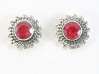 Bewerkte zilveren oorstekers met robijn afbeelding 1