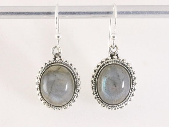 Bewerkte ovale zilveren oorbellen met labradoriet afbeelding 1