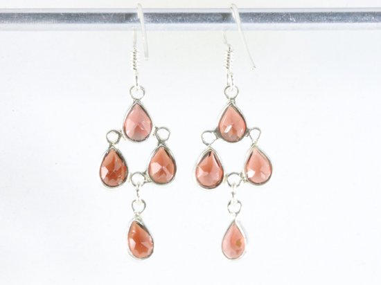 Fijne zilveren oorbellen met granaat afbeelding 2