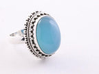 Zware bewerkte zilveren ring met blauwe chalcedoon afbeelding 1