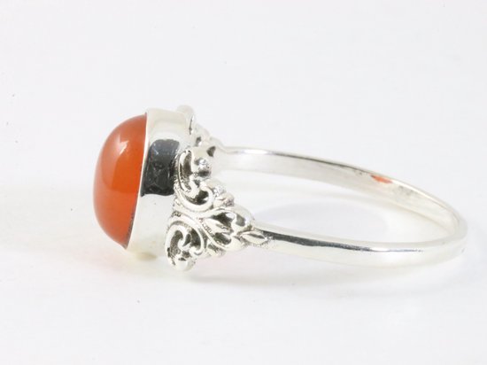 Fijne bewerkte zilveren ring met carneool afbeelding 2