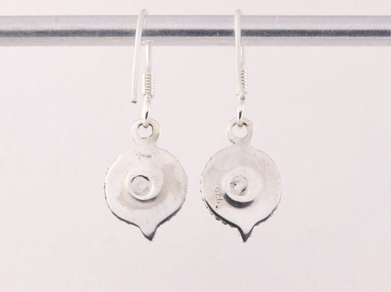 Fijne bewerkte ronde zilveren oorbellen met bergkristal afbeelding 3