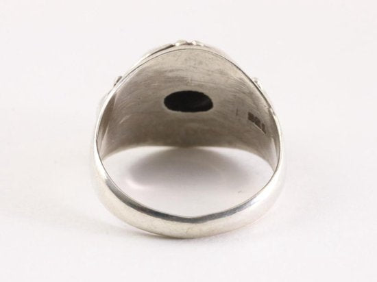 Bewerkte zilveren ring met lapis lazuli afbeelding 3