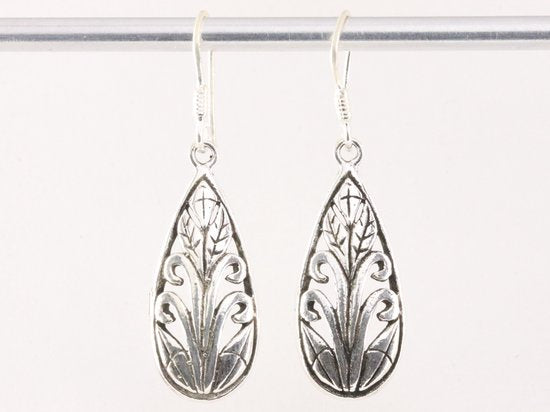Opengewerkte druppelvormige zilveren oorbellen afbeelding 4