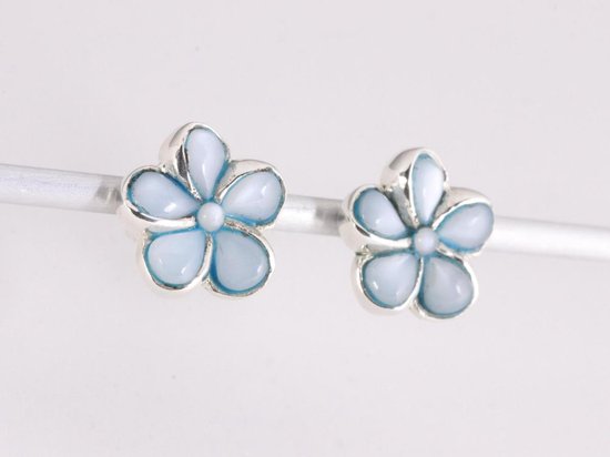 Bloemvormige zilveren oorstekers met lichtblauwe schelp afbeelding 3