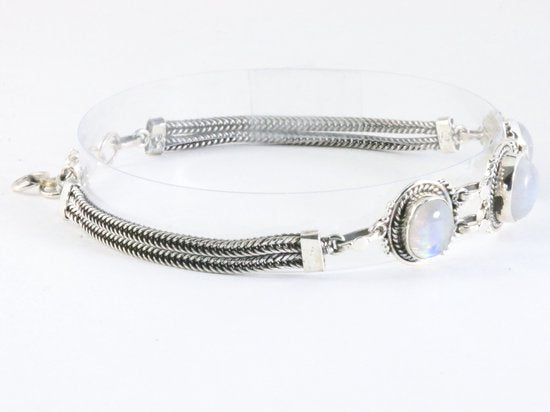 Bewerkte zilveren armband met regenboog maansteen afbeelding 2