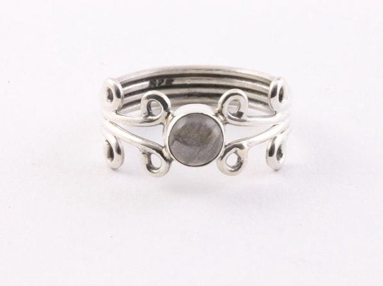 Fijne opengewerkte zilveren ring met labradoriet afbeelding 4