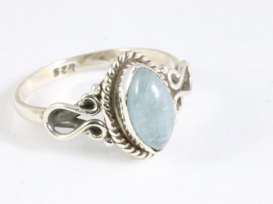 Fijne bewerkte zilveren ring met aquamarijn afbeelding 1