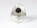 Bewerkte zilveren ring met onyx afbeelding 3