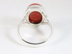 Ovale hoogglans zilveren ring met rode koraal steen afbeelding 3