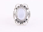 Opengewerkte zilveren ring met blauwe chalcedoon afbeelding 2