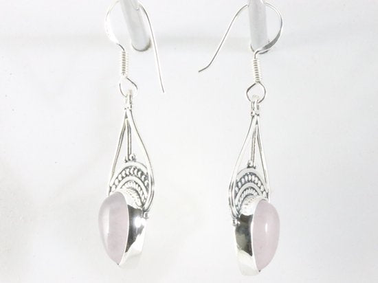 Opengewerkte zilveren oorbellen met rozenkwarts afbeelding 2