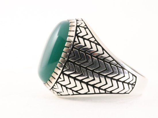 Bewerkte zilveren herenring met groene agaat afbeelding 2
