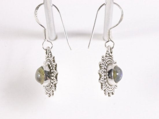 Fijne bewerkte zilveren oorbellen met labradoriet afbeelding 2