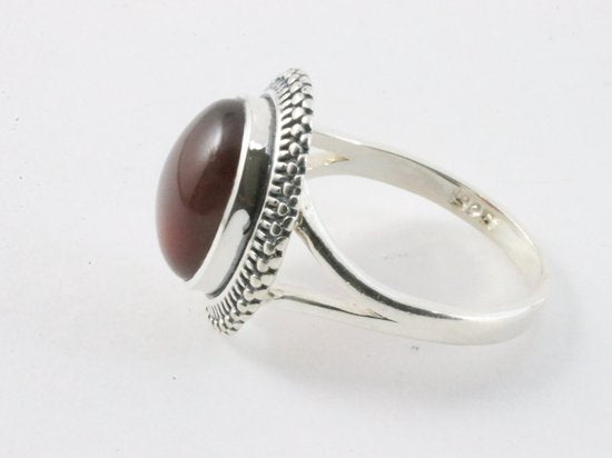 Bewerkte zilveren ring met rode jaspis afbeelding 2