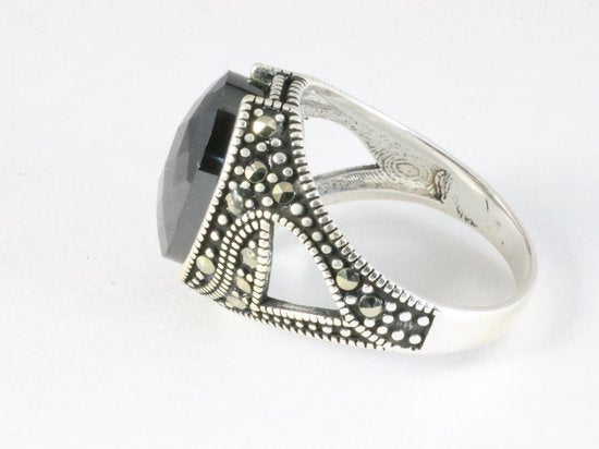 Zilveren ring met gefacetteerde onyx en marcasiet afbeelding 2