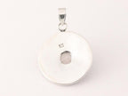 Ronde bewerkte zilveren hanger met rozenkwarts afbeelding 3