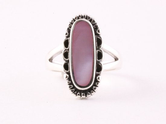 Bewerkte zilveren ring met roze parelmoer afbeelding 4