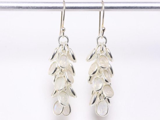 Lange trosvormige zilveren oorbellen met regenboog maansteen afbeelding 4