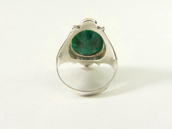 Bewerkte zilveren ring met smaragd afbeelding 4