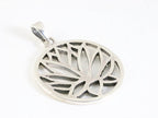 Ronde zilveren lotus bloem hanger aan ketting afbeelding 2