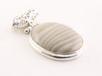 Ovale zilveren hanger met flint agaat aan zware snake ketting afbeelding 2