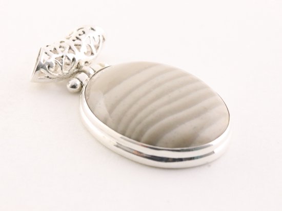 Ovale zilveren hanger met flint agaat aan zware snake ketting afbeelding 2