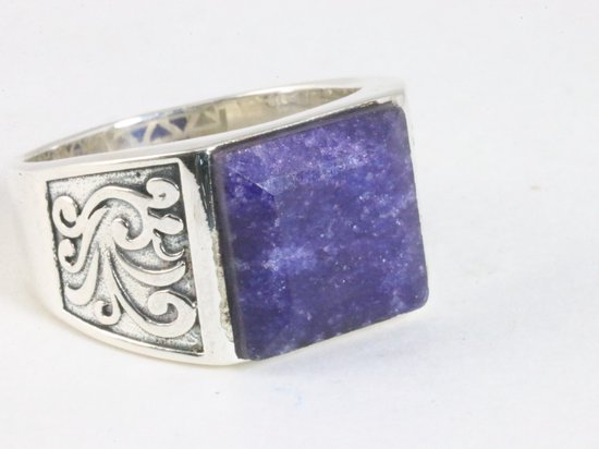 Zware bewerkte zilveren ring met blauwe saffier afbeelding 1