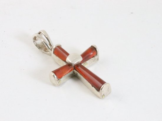 Fijne zilveren kruishanger met carneool aan ketting afbeelding 2