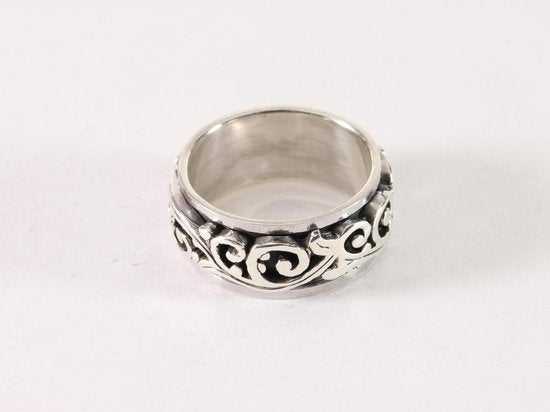 Zware zilveren geluksring met fantasiegravering afbeelding 2